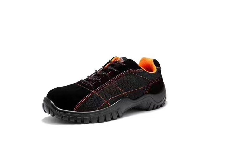 在酸堿、腐蝕性強的工作環(huán)境需要耐酸堿安全鞋